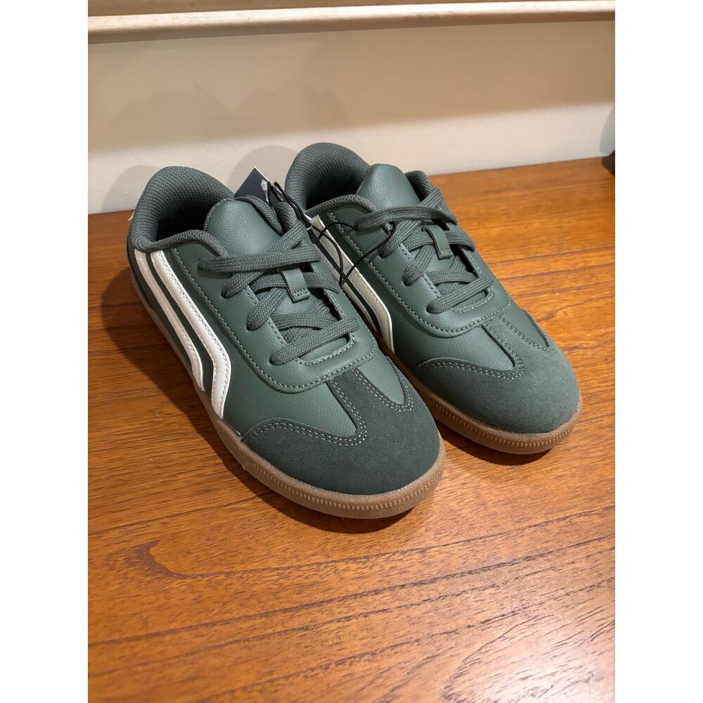 NWT Cat & Jack Kids' Boston Court Sneakers - Olive Green/White, Size 3